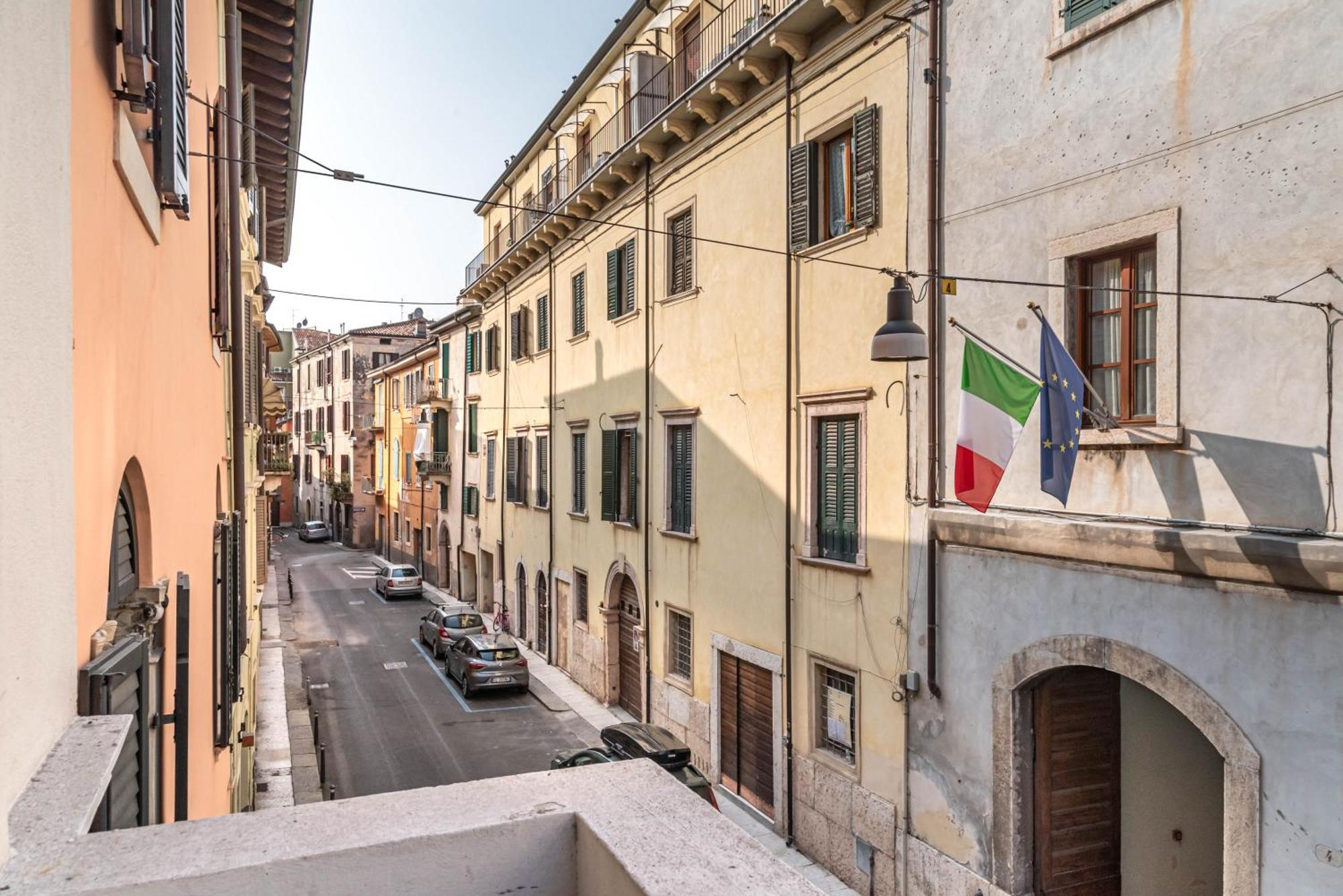 Piazza Isolo Central Apartment Verona Exterior foto