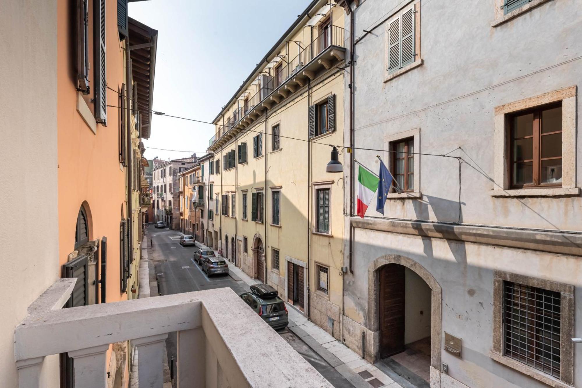 Piazza Isolo Central Apartment Verona Exterior foto